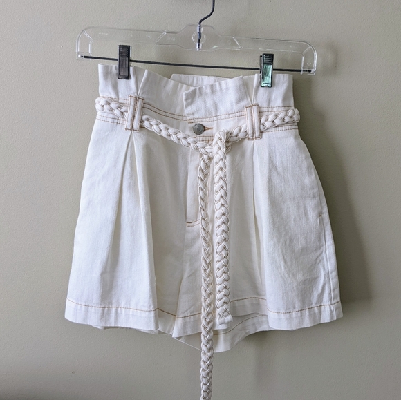 NWOT ASOS DESIGN Petite paperbag short in off white with braid belt - Picture 3 of 13